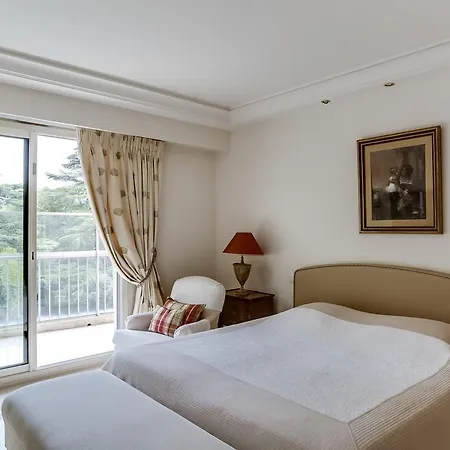 Apartment Elegant Vue Mer A Cannes